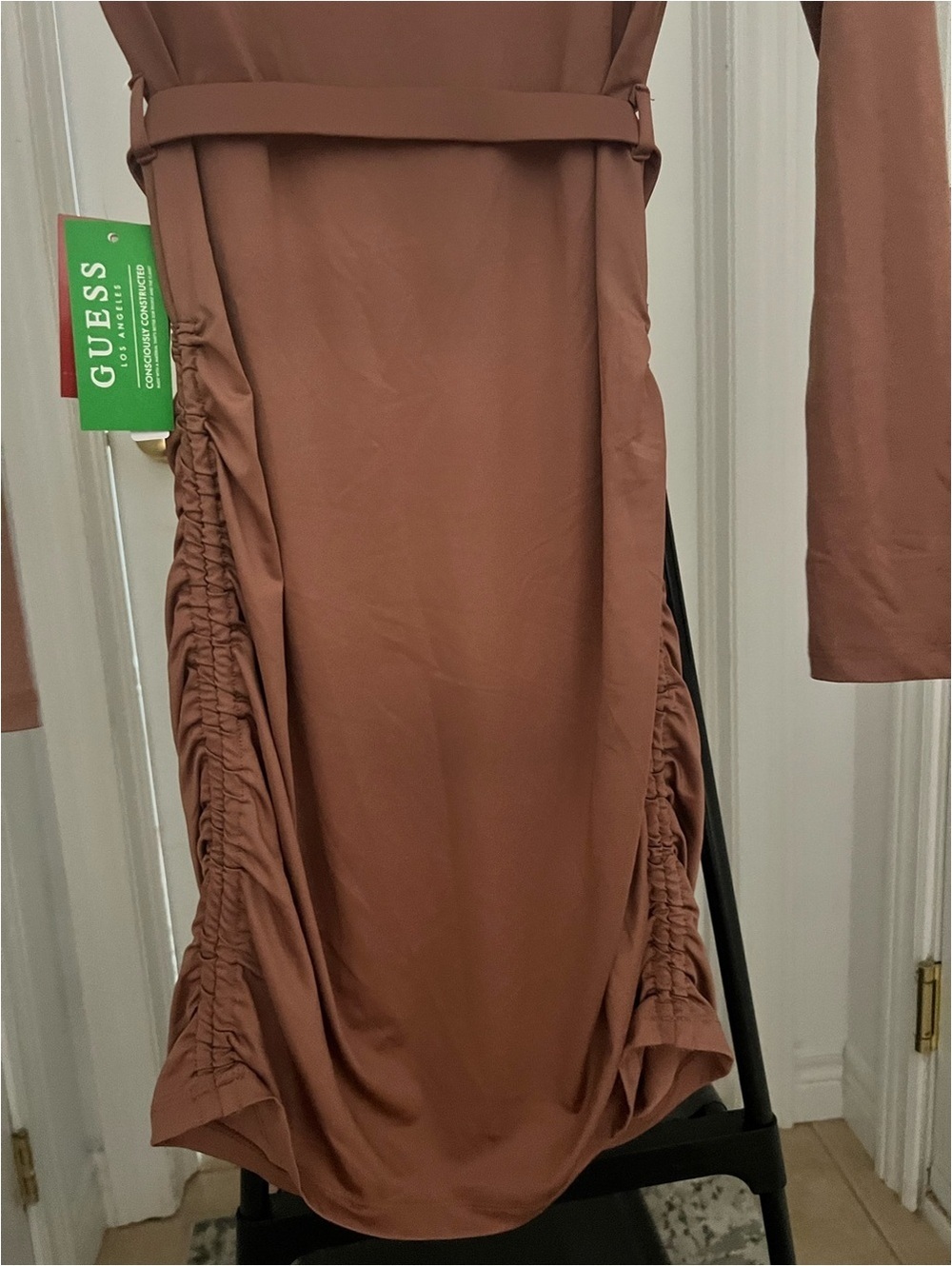 Guess Dusty Rose Long Sleeve Ruched Midi Dress Women’s - Picture 7 of 10